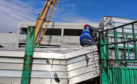 攻堅克難 積極進取——冠猴智能現場安裝進行時