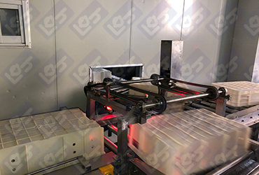 Automatic basket machine