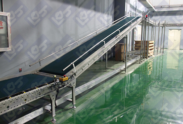 Climbing belt conveyor