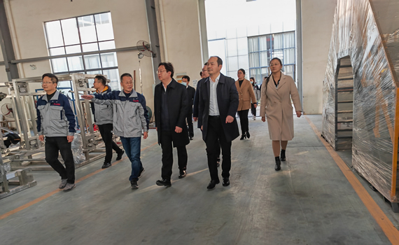 海安市委副書記、市長譚真到冠猴智能參觀指導