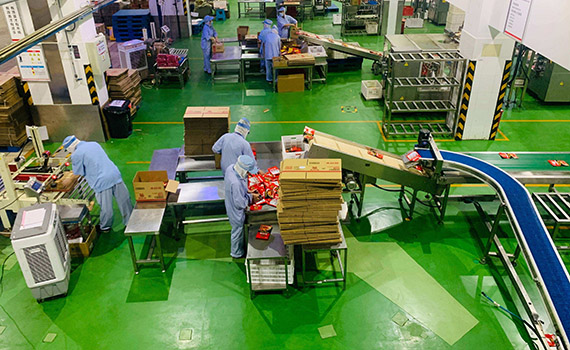 12天生產18萬箱火鍋調料銷往全國天味的生產線不簡單