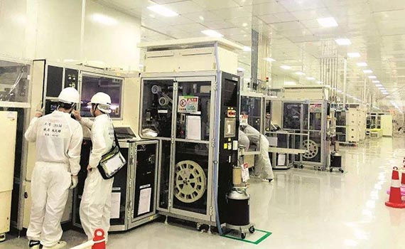 “換腦重生”趕超世界一流，探秘中國首個自主可控半導體顯示智能工廠