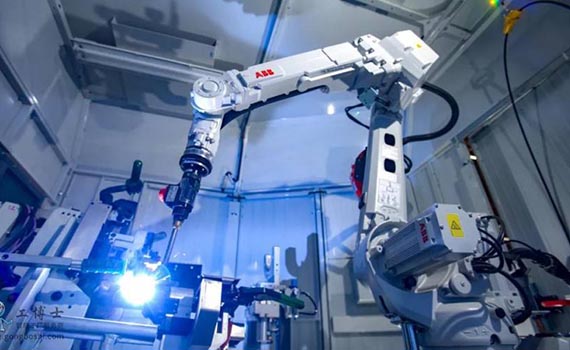 投資1.5億美元 ABB機器人超級工廠在滬落成投產