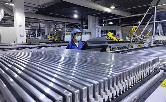 長沙弗迪生產線全部開啟 一片“刀片電池”6秒就可下線