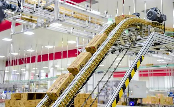 全球首家冰淇淋“燈塔工廠”落成一周年開放工業旅游，邀請消費者走進生產線探秘冰淇淋智能制造