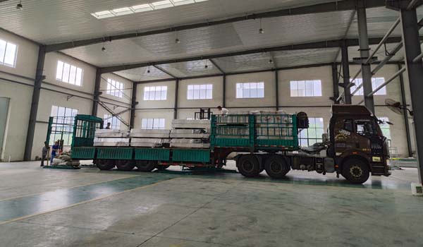 公司發貨現場喜氣洋洋，圓滿完成發貨任務！