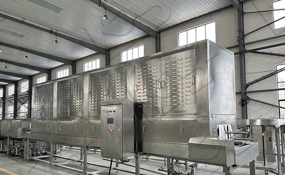 春天食品整廠輸送線的優勢與應用：洗筐機、烘筐機與翻筐機