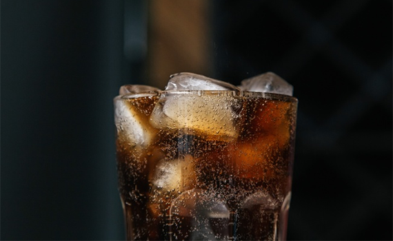 輕量化PET瓶引領輸送帶輸送線新變革：KHS科埃斯與可口可樂攜手創新