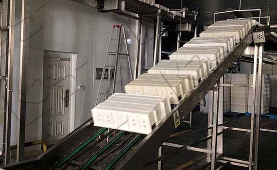 食品行業新趨勢:網帶輸送與塑料筐在食品輸送中的應用