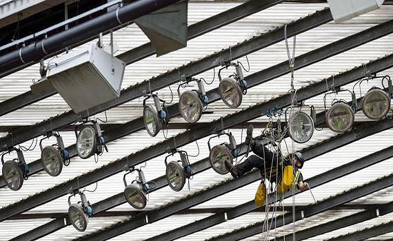 懸掛鏈輸送線在現(xiàn)代肉類加工廠的應(yīng)用