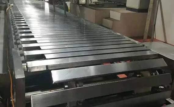 鏈板式排屑機在輸送線中的應(yīng)用