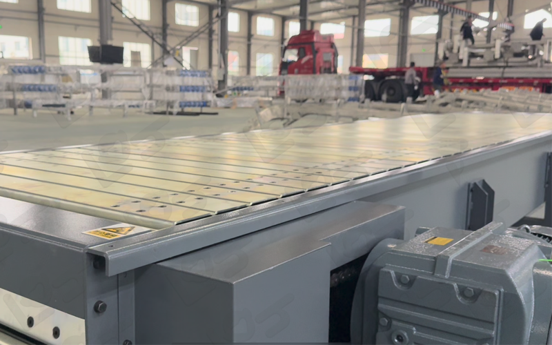 冠猴智能鏈板輸送機(jī):重型物料輸送新方案