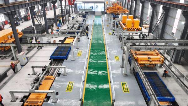 高鐵生產(chǎn)線 6662502618556351753.jpg