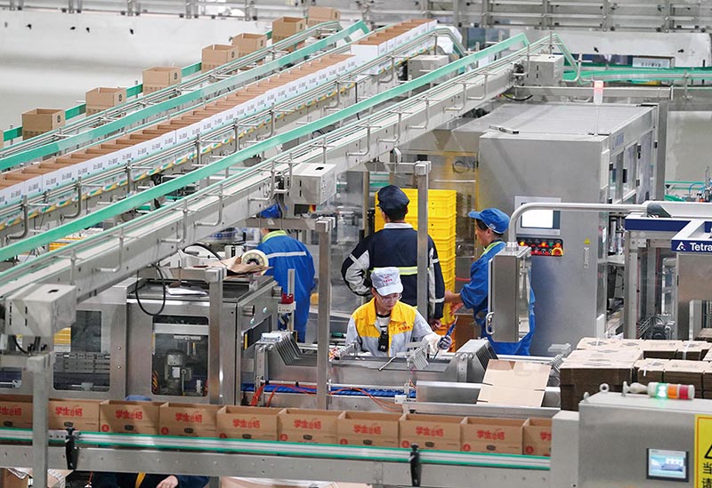 蒙牛工廠生產(chǎn)線(xiàn) 蒙牛工廠生產(chǎn)線(xiàn)