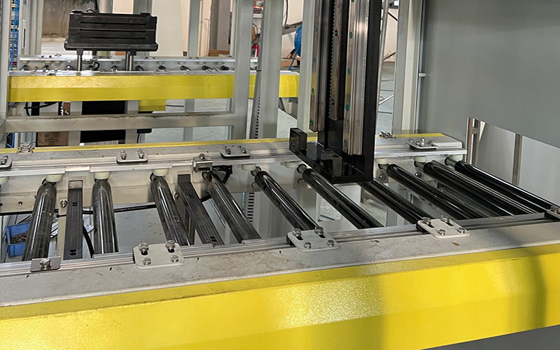 冠猴智能窯爐外軌線移載機-助力新能源鋰電生產